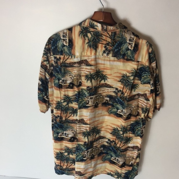 Vintage Howie Hawaiian Button Down Short Sleeve Shirt - Picture 2 of 7